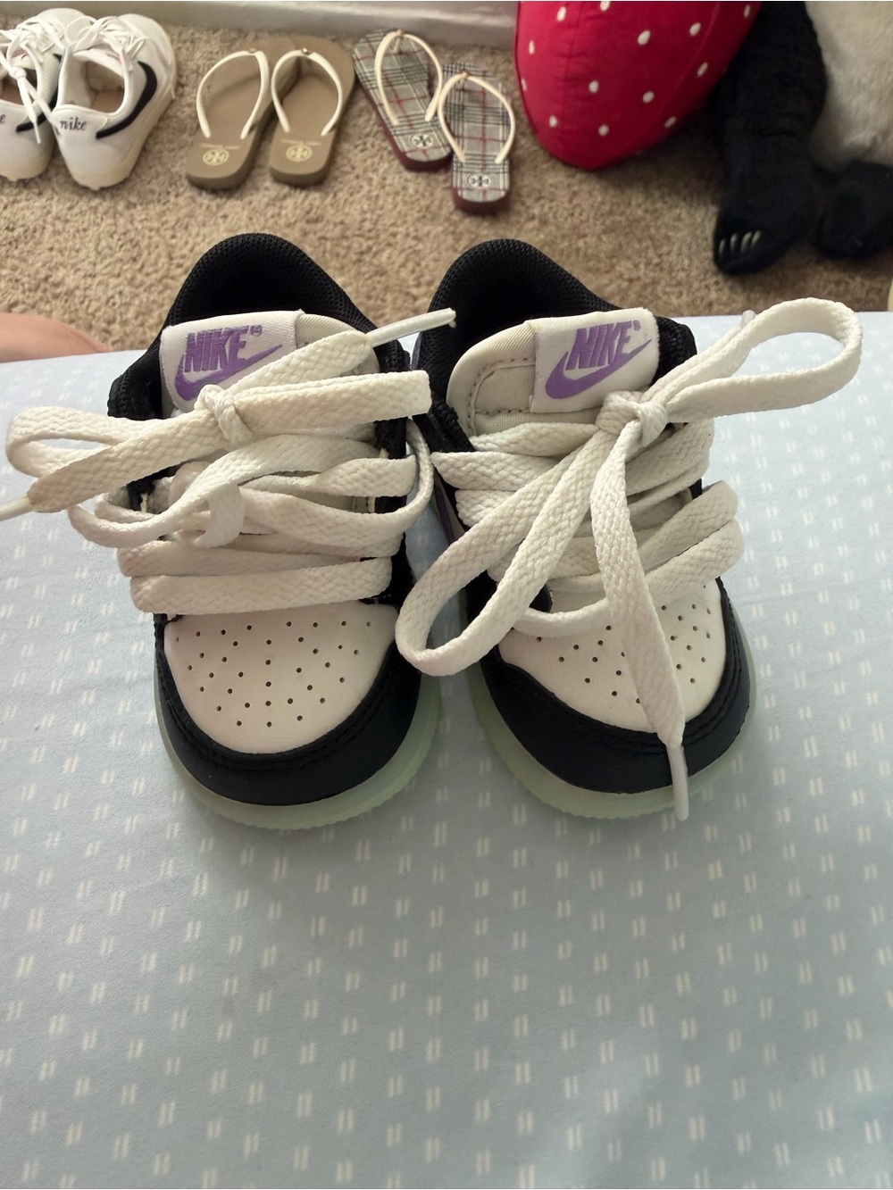 Jordan Kids Black, White & Purple Low-Top Sneakers